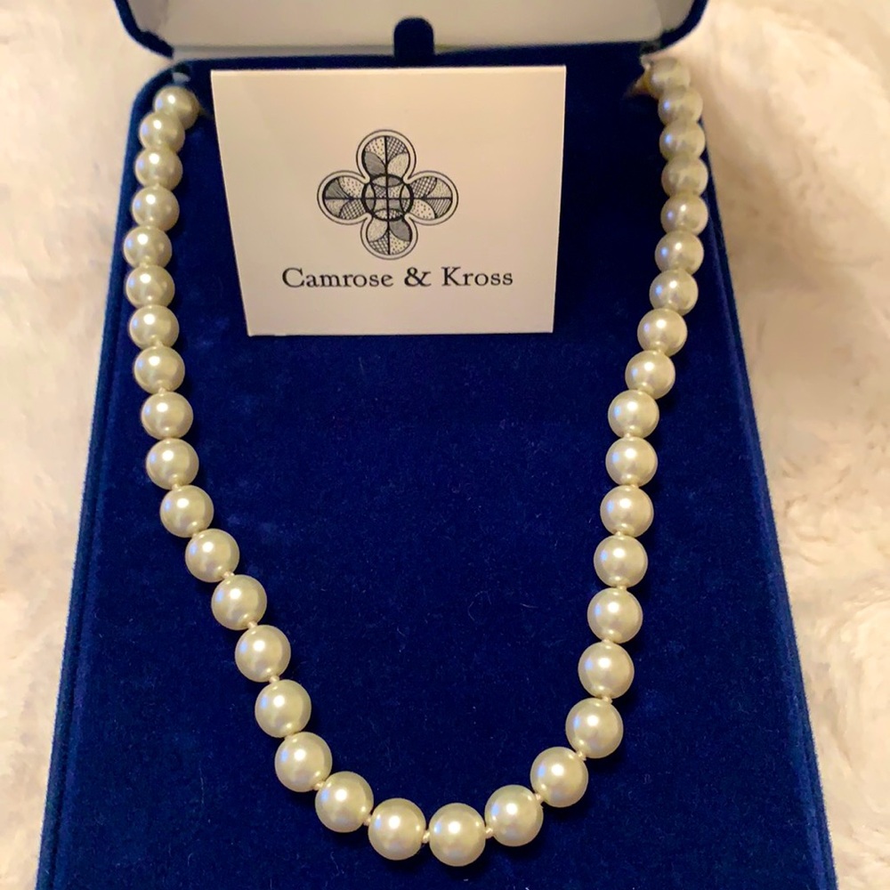 💙Camrose & Kross💙Jackie Kennedy Pearl Necklace